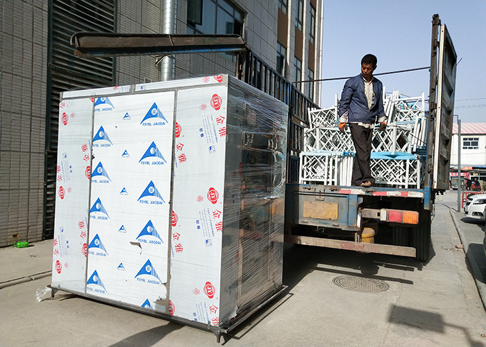 天誠能源雙人風(fēng)淋室發(fā)貨現(xiàn)場